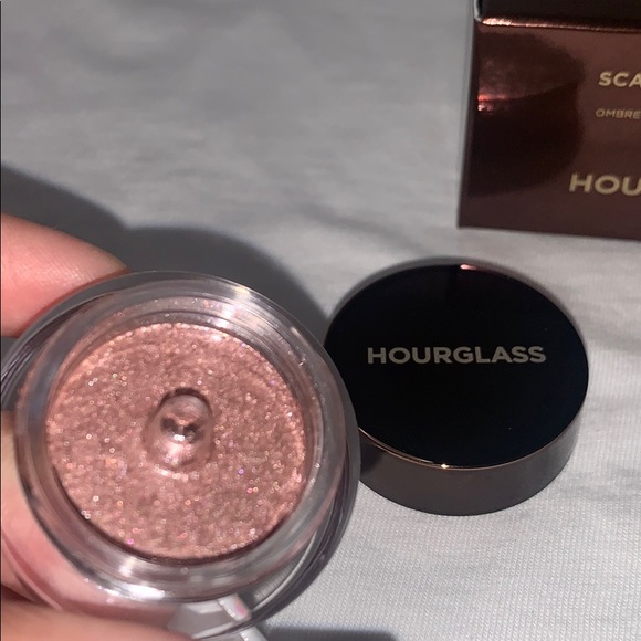 HOURGLASS PRESSED GLITTER EYESHADOW ROSE GOLD/PINK - Picture 4 of 4